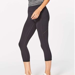 Lululemon Speed Up Crop 21" size 4